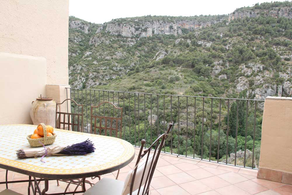 Terrasa de Cal Tató, casa rural a Os de Balaguer.